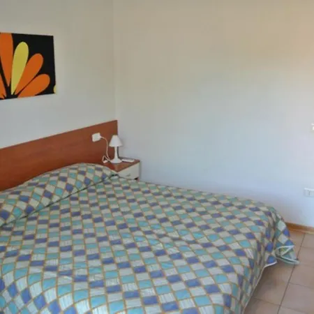 Large With Three Bedroom In Apartment *