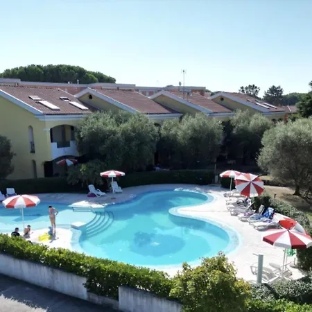 Large With Three Bedroom In Apartment *
