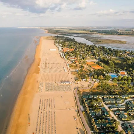 Apartment Large With Three Bedroom In Bibione